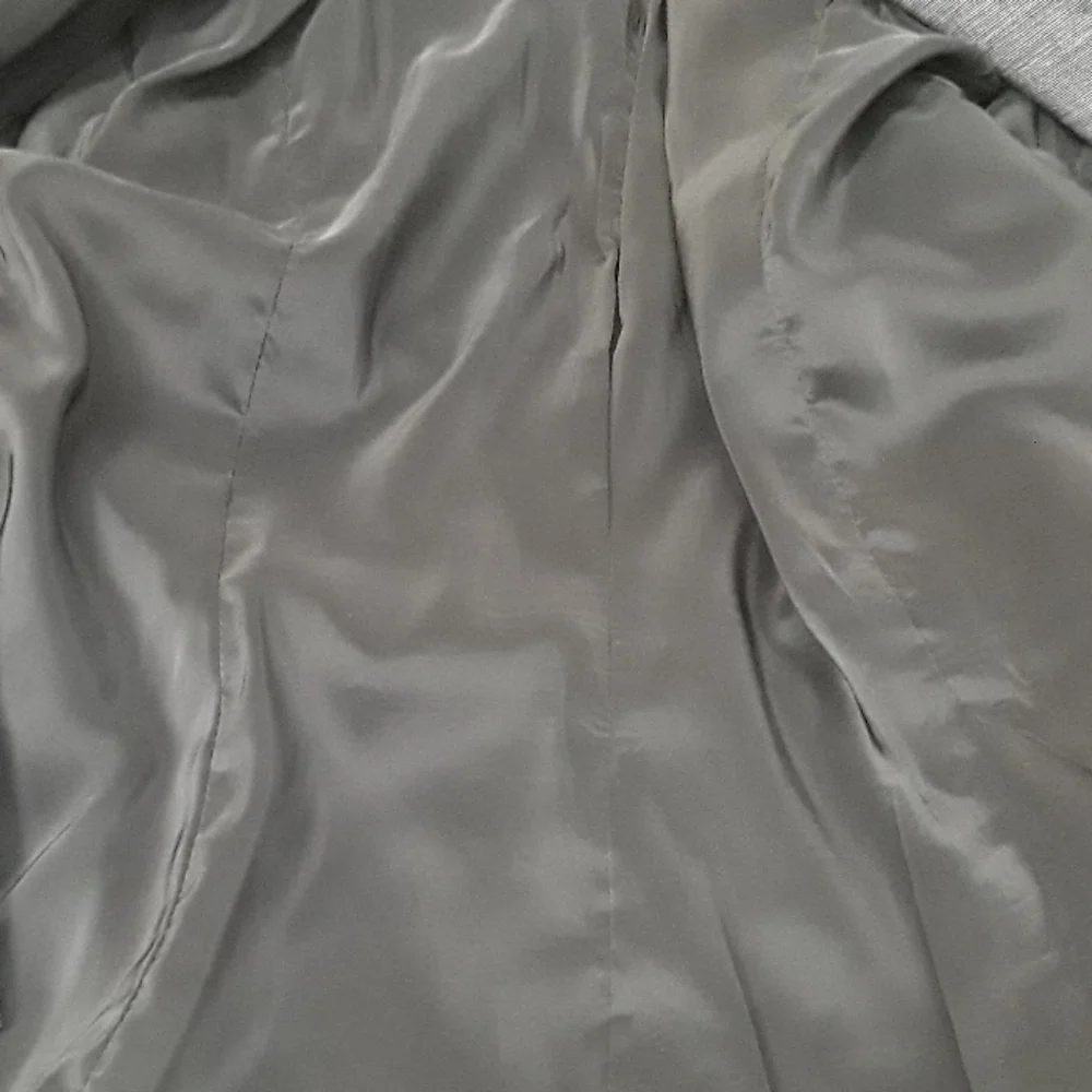 Talbots Single Button Gray Blazer - Size 6P - Picture 7 of 8